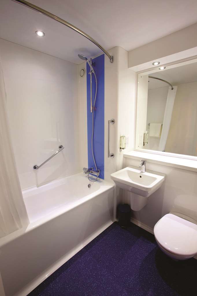 Travelodge Preston Central Rum bild