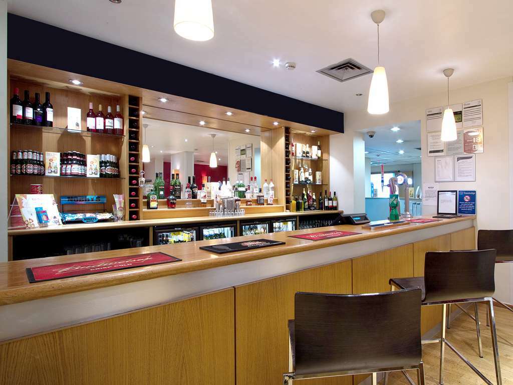 Travelodge Preston Central Restaurang bild